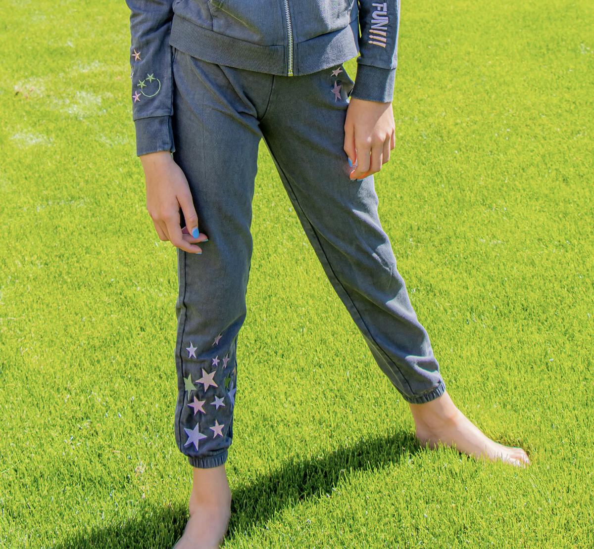 Washed Embroidery Star Active Pant