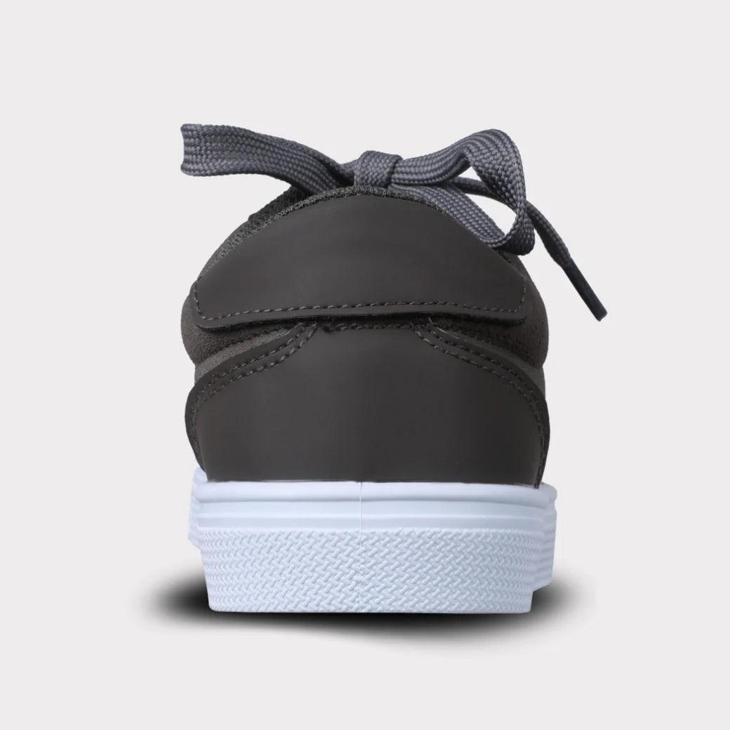 Oomphies Leo Youth Lace-Up Sneaker