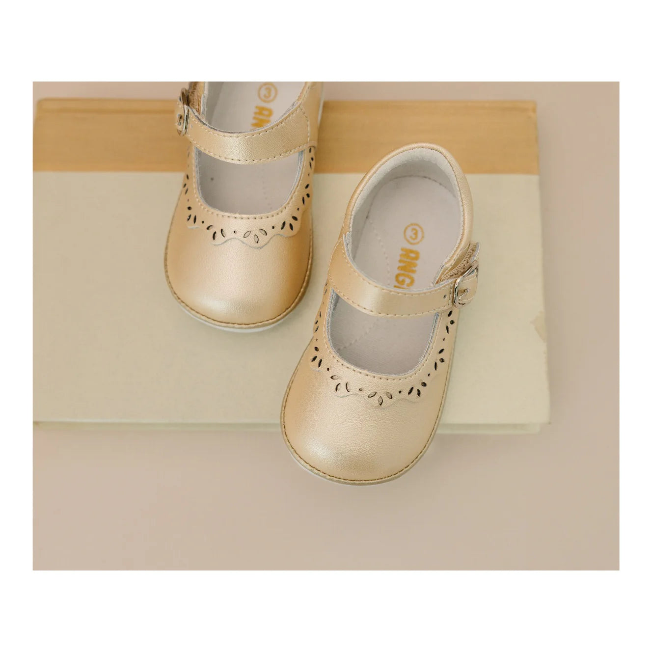 Rosie Appleseed Mary Jane